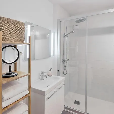 Apartment Ile De Nantes, 4 Personnes, Parking Inclus Nantes